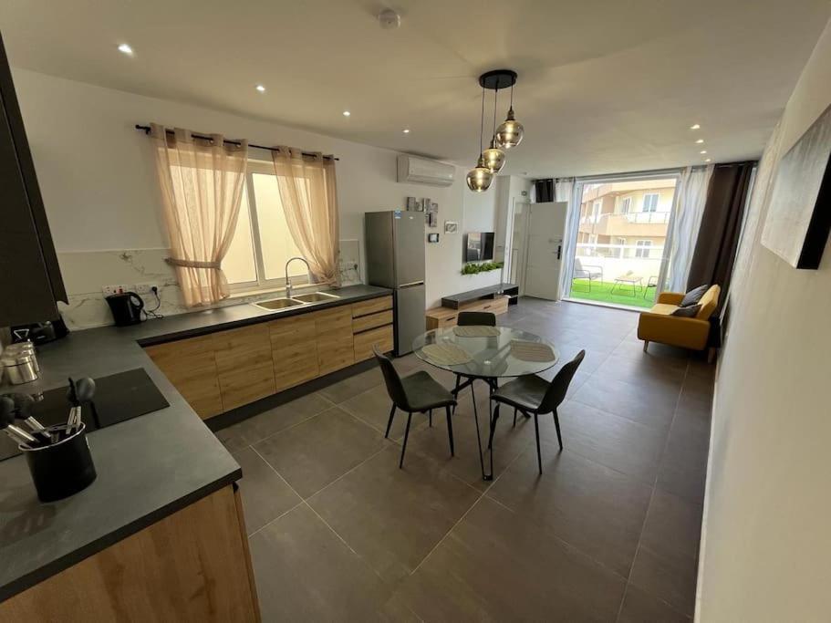 Penthouse St Paul'S Bay Apartment St. Paul's Bay Bagian luar foto